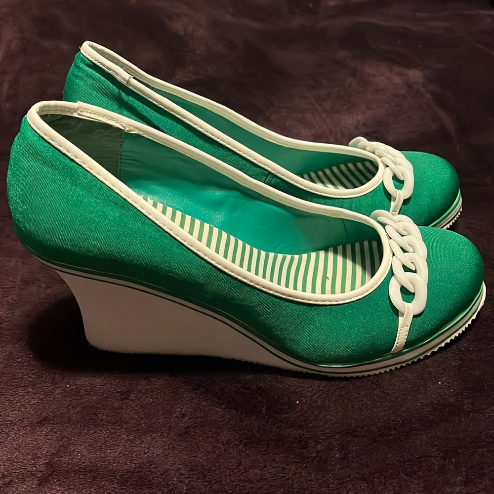 Green wedge heels